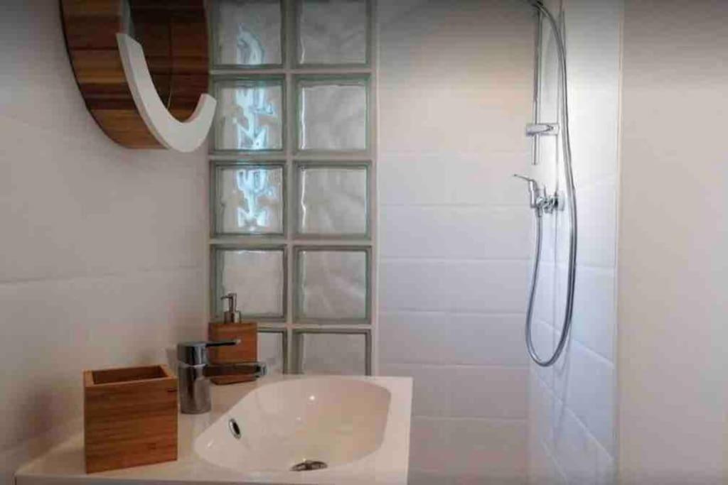Maisonnette Pour 2 Personnes - Vue Mer - Plage A 100 Metres Ploubazlanec Esterno foto